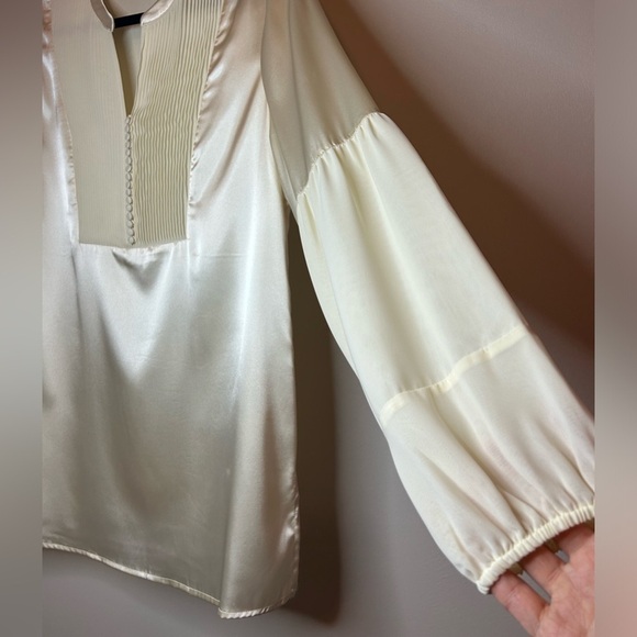 Chico’s Women’s Poet Pleated Ivory Satin Blouse Size M - Picture 5 of 8
